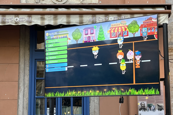 QuizLegal interaktív pub kvíz (kocsmavíz) céges rendezvényekre, csapatépítőkre, fesztiválokra, esküvőre, születésnapra